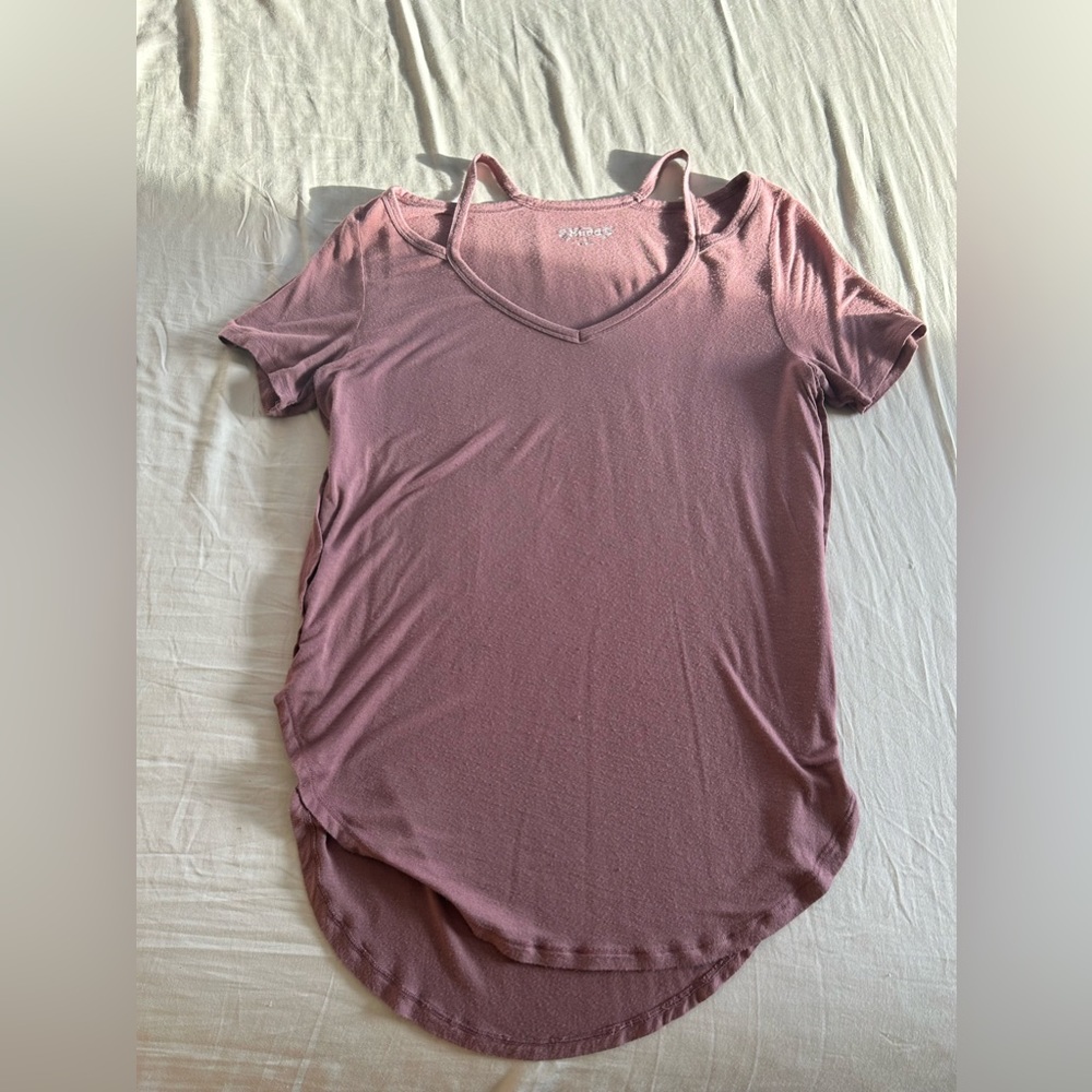 Shoulderless top